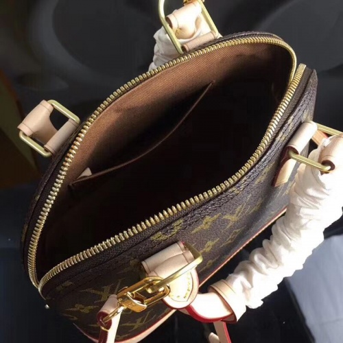 Replica Louis Vuitton LV AAA Quality Messenger Bags For Women #785146 $135.00 USD for Wholesale