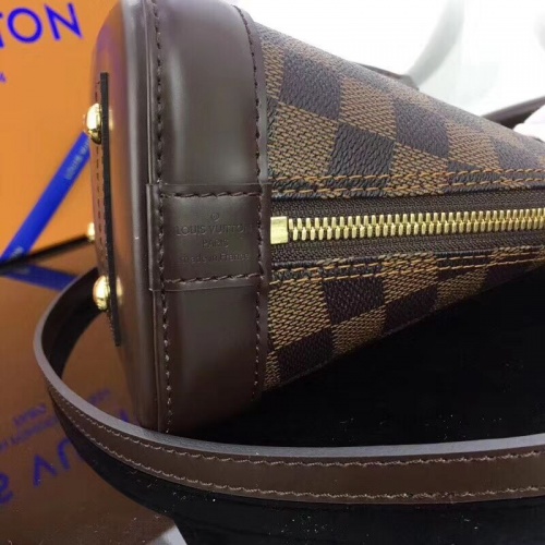 Replica Louis Vuitton LV AAA Quality Messenger Bags For Women #785147 $133.00 USD for Wholesale