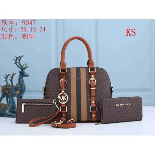 Michael Kors Handbags For Women #846114 $39.00 USD, Wholesale Replica Michael Kors Handbags