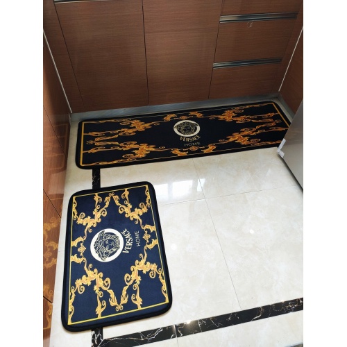 Versace Carpets #946689 $72.00 USD, Wholesale Replica Versace Carpets