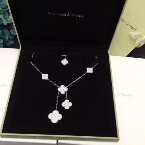 Van Cleef &amp; Arpels Necklaces For Women #972945 $60.00 USD, Wholesale Replica Van Cleef &amp; Arpels Necklaces