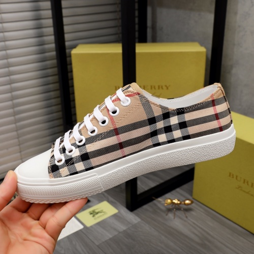 Replica Burberry Casual Shoes For Men #976464 $76.00 USD for Wholesale