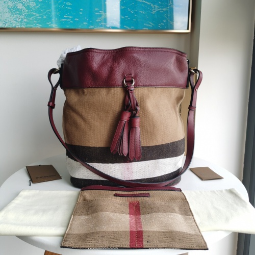 Burberry AAA Quality Messenger Bags For Women #994980 $205.00 USD, Wholesale Replica Burberry AAA Messenger Bags