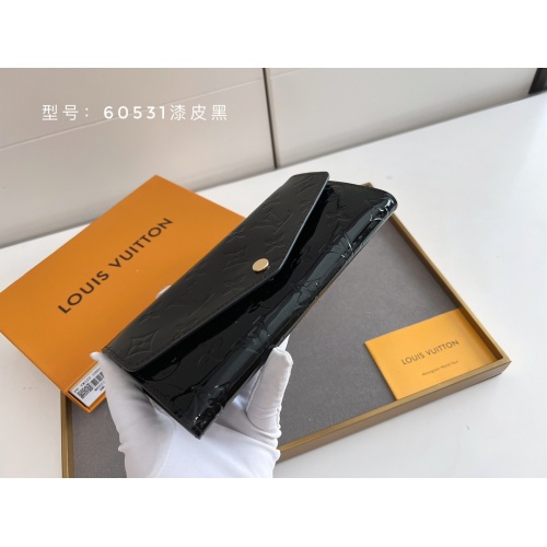 Replica Louis Vuitton AAA Quality Wallets #1005216 $45.00 USD for Wholesale