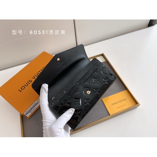 Replica Louis Vuitton AAA Quality Wallets #1005216 $45.00 USD for Wholesale