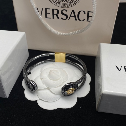 Versace Bracelet #999480 $34.00 USD, Wholesale Replica Versace Bracelets