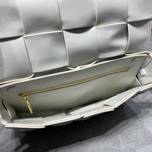 Replica Bottega Veneta BV AAA Quality Messenger Bags For Women #1038641 $102.00 USD for Wholesale