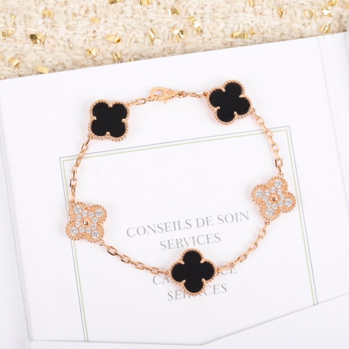 Van Cleef &amp; Arpels Bracelet For Women #1046362 $38.00 USD, Wholesale Replica Van Cleef &amp; Arpels Bracelets