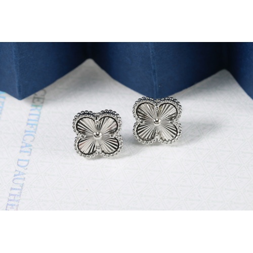 Van Cleef &amp; Arpels Earrings For Women #1050254 $29.00 USD, Wholesale Replica Van Cleef &amp; Arpels Earrings