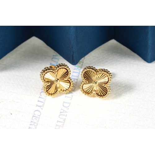 Van Cleef &amp; Arpels Earrings For Women #1050256 $29.00 USD, Wholesale Replica Van Cleef &amp; Arpels Earrings