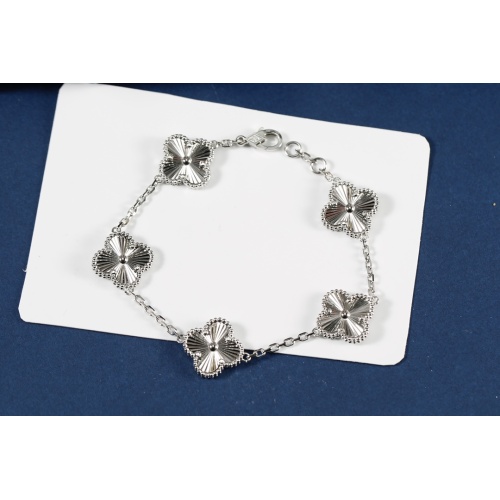 Van Cleef &amp; Arpels Bracelet For Women #1050513 $39.00 USD, Wholesale Replica Van Cleef &amp; Arpels Bracelets