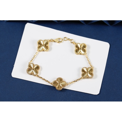 Van Cleef &amp; Arpels Bracelet For Women #1050515 $39.00 USD, Wholesale Replica Van Cleef &amp; Arpels Bracelets