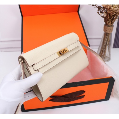 Replica Hermes AAA Quality Messenger Bags For Women #1069748 $182.00 USD for Wholesale