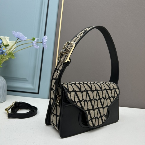 Valentino AAA Quality Shoulder Bags For Women #1076319 $115.00 USD, Wholesale Replica Valentino AAA Quality Shoulder Bags