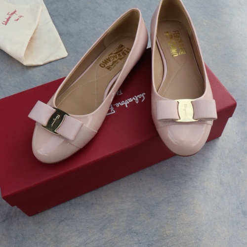 Replica Salvatore Ferragamo Flat Shoes For Women #1099071 $96.00 USD for Wholesale