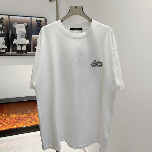 Replica Louis Vuitton LV T-Shirts Short Sleeved For Unisex #1115942 $36.00 USD for Wholesale