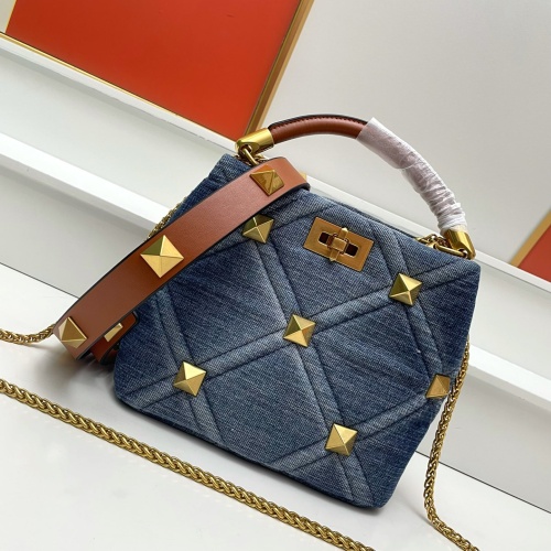 Valentino AAA Quality Messenger Bags For Women #1119232 $115.00 USD, Wholesale Replica Valentino AAA Quality Messenger Bags