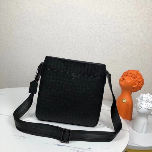 Bottega Veneta AAA Man Messenger Bags #1132614 $150.00 USD, Wholesale Replica Bottega Veneta AAA Man Messenger Bags