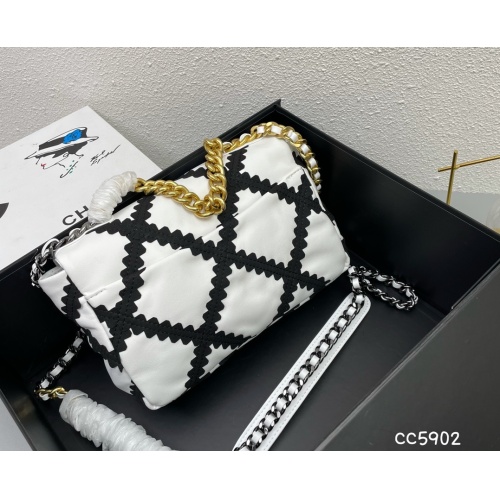 Replica Chanel AAA Quality Messenger Bags For Women #1138125 $92.00 USD for Wholesale