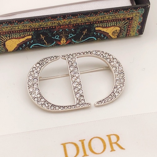 Replica Christian Dior Brooches For Women #1170598 $29.00 USD for Wholesale