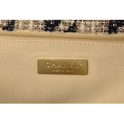 Replica Chanel AAA Quality Messenger Bags For Women #1174320 $190.00 USD for Wholesale