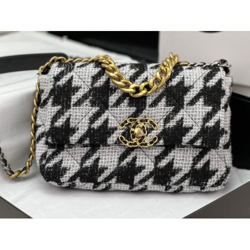 Replica Chanel AAA Quality Messenger Bags For Women #1174323 $182.00 USD for Wholesale