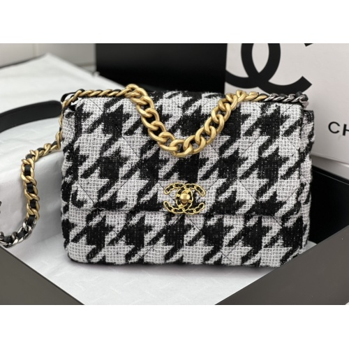 Replica Chanel AAA Quality Messenger Bags For Women #1174324 $190.00 USD for Wholesale