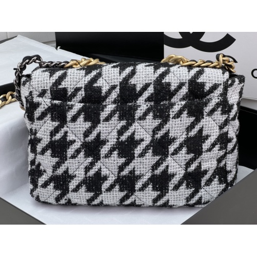 Replica Chanel AAA Quality Messenger Bags For Women #1174324 $190.00 USD for Wholesale