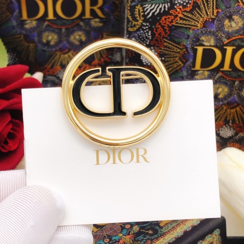 Replica Christian Dior Brooches For Women #1189529 $29.00 USD for Wholesale