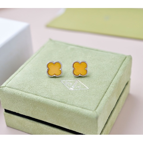 Van Cleef &amp; Arpels Earrings For Women #1191319 $15.00 USD, Wholesale Replica Van Cleef &amp; Arpels Earrings