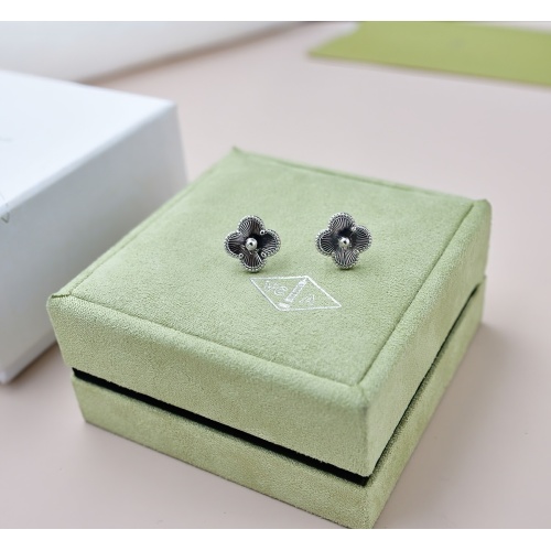 Van Cleef &amp; Arpels Earrings For Women #1191329 $15.00 USD, Wholesale Replica Van Cleef &amp; Arpels Earrings