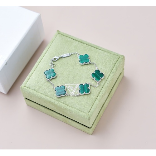 Van Cleef &amp; Arpels Bracelets For Women #1191556 $22.00 USD, Wholesale Replica Van Cleef &amp; Arpels Bracelets