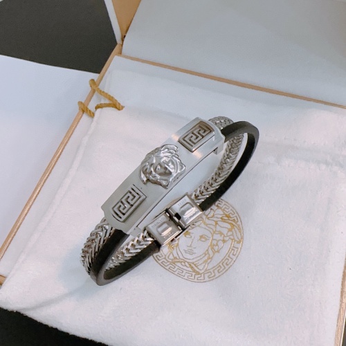 Versace Bracelets #1204682 $45.00 USD, Wholesale Replica Versace Bracelets