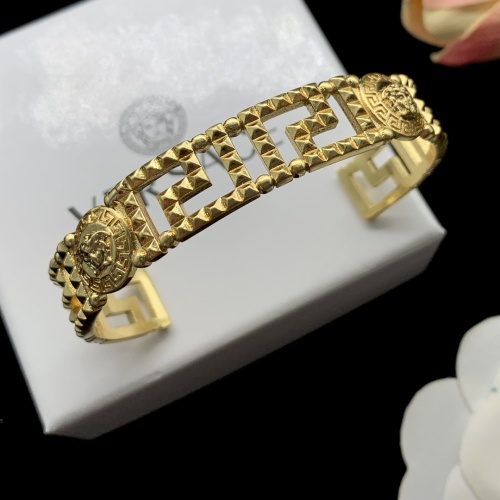 Versace Bracelets #1205543 $27.00 USD, Wholesale Replica Versace Bracelets