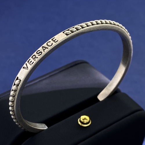 Versace Bracelets #1205794 $32.00 USD, Wholesale Replica Versace Bracelets