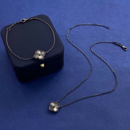 Van Cleef &amp; Arpels Jewelry Set #1206074 $40.00 USD, Wholesale Replica Van Cleef &amp; Arpels Jewelry Set