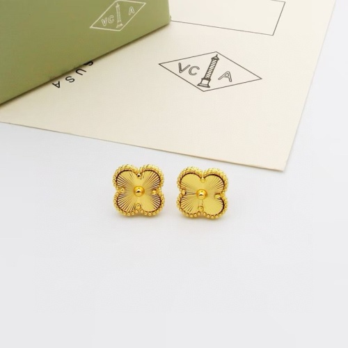 Van Cleef &amp; Arpels Earrings For Women #1213930 $25.00 USD, Wholesale Replica Van Cleef &amp; Arpels Earrings