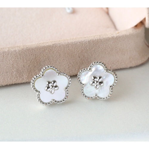 Van Cleef &amp; Arpels Earrings For Women #1215416 $32.00 USD, Wholesale Replica Van Cleef &amp; Arpels Earrings