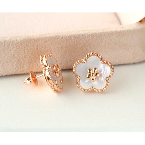 Van Cleef &amp; Arpels Earrings For Women #1215417 $32.00 USD, Wholesale Replica Van Cleef &amp; Arpels Earrings