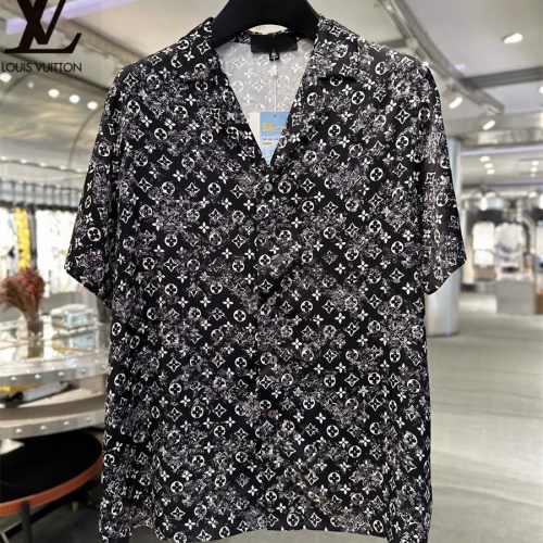 Replica Louis Vuitton LV Tracksuits Short Sleeved For Men #1222552 $72.00 USD for Wholesale