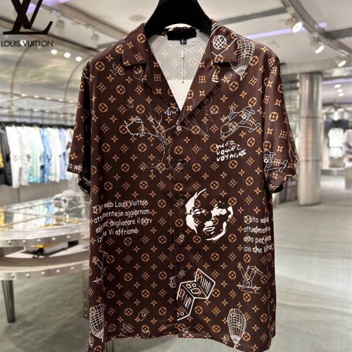 Replica Louis Vuitton LV Tracksuits Short Sleeved For Men #1222582 $72.00 USD for Wholesale