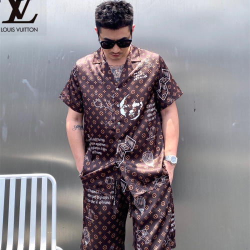 Replica Louis Vuitton LV Tracksuits Short Sleeved For Men #1222582 $72.00 USD for Wholesale