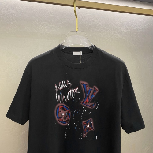 Replica Louis Vuitton LV T-Shirts Short Sleeved For Unisex #1226824 $25.00 USD for Wholesale