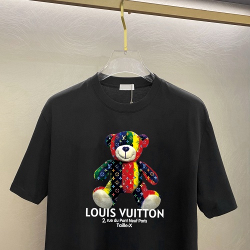 Replica Louis Vuitton LV T-Shirts Short Sleeved For Unisex #1226863 $25.00 USD for Wholesale