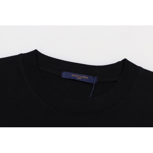 Replica Louis Vuitton LV T-Shirts Short Sleeved For Unisex #1228867 $39.00 USD for Wholesale