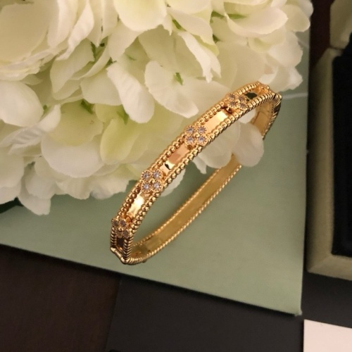 Van Cleef &amp; Arpels Bracelets For Women #1229489 $34.00 USD, Wholesale Replica Van Cleef &amp; Arpels Bracelets