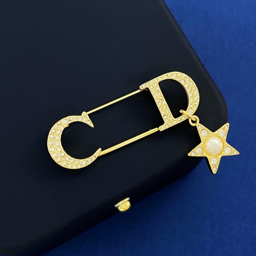 Christian Dior Brooches For Women #1230016 $29.00 USD, Wholesale Replica Christian Dior Brooches