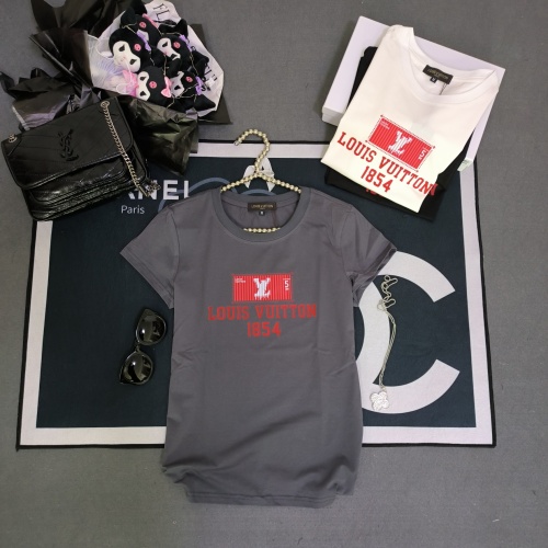 Louis Vuitton LV T-Shirts Short Sleeved For Women #1231041 $32.00 USD, Wholesale Replica Louis Vuitton LV T-Shirts