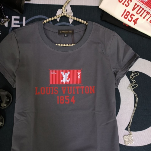 Replica Louis Vuitton LV T-Shirts Short Sleeved For Women #1231041 $32.00 USD for Wholesale