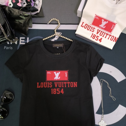 Replica Louis Vuitton LV T-Shirts Short Sleeved For Women #1231042 $32.00 USD for Wholesale